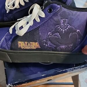 Avengers purple  Wakanda heeled euc